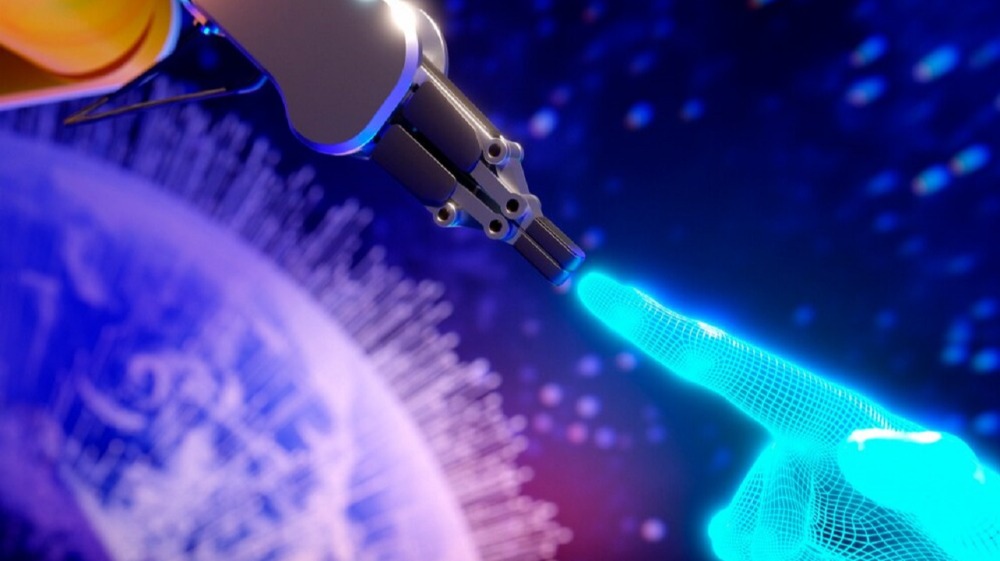 прикосновение робота и человека